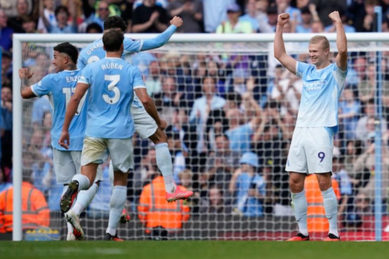 Erling Haaland del Manchester City celebra tras anotar el quinto gol de su equipo en el encuentro ante el Sunderland en la Liga Premier el domingo 20 de septiembre del 2026. (AP Foto/Dave Thompson)