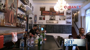 decoraciones vintage de negocios privados en cuba molestan al regimen
