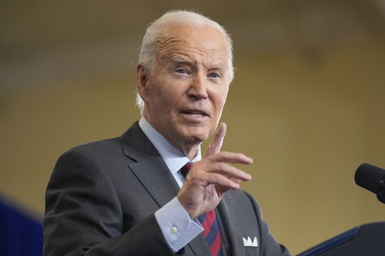 El presidente Joe Biden habla de la reducción del costo de los medicamentos con receta, en el NHTI Concord Community College, el martes 22 de octubre de 2024, en Concord, Nueva Hampshire. (AP Foto/Manuel Balce Ceneta)