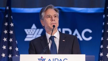 El secretario de Estado estadounidense Antony Blinken ofrece un discurso ante la Comisión de Asuntos Públicos Estadounidense-Israelíes en Washington, el lunes 5 de junio de 2023. (AP Foto/Jess Rapfogel)