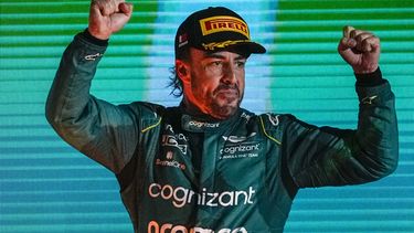 fernando alonso y aston martin asombran en el primer acto de la f1