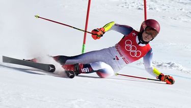 Shiffrin queda descalificada en 1ra ronda en slalom gigante