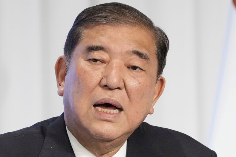 El primer ministro japonés Shigeru Ishiba da un discurso en Tokio el 29 de agosto del 2025. (AP foto/Eugene Hoshiko)
