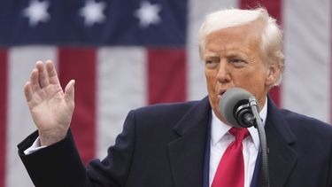 El presidente Donald Trump en el evento en que anunció nuevos aranceles en la Casa Blanca el 2 de abril del 2025. (AP foto/Mark Schiefelbein)