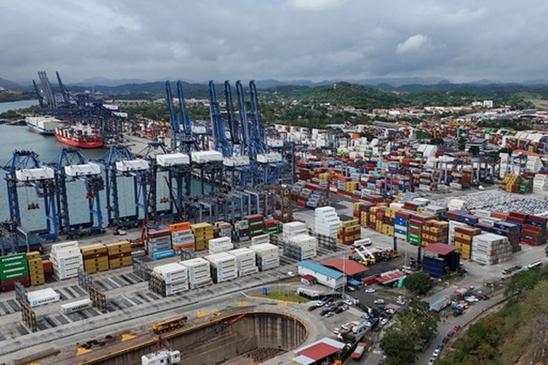 Vista aérea del puerto Balboa del Canal de Panamá, administrado por CK Hutchison Holdings, en la Ciudad de Panamá, el miércoles 4 de febrero de 2026. (AP Foto/Matías Delacroix)