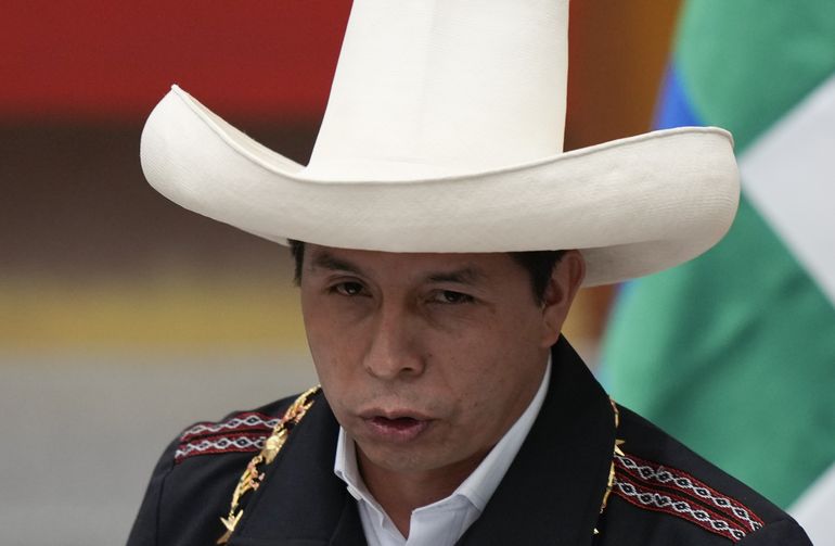 Perú: fiscal general cita presidente por ascensos militares