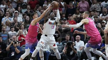 Adebayo anota 38 puntos y conduce al Heat a vencer a Wizards