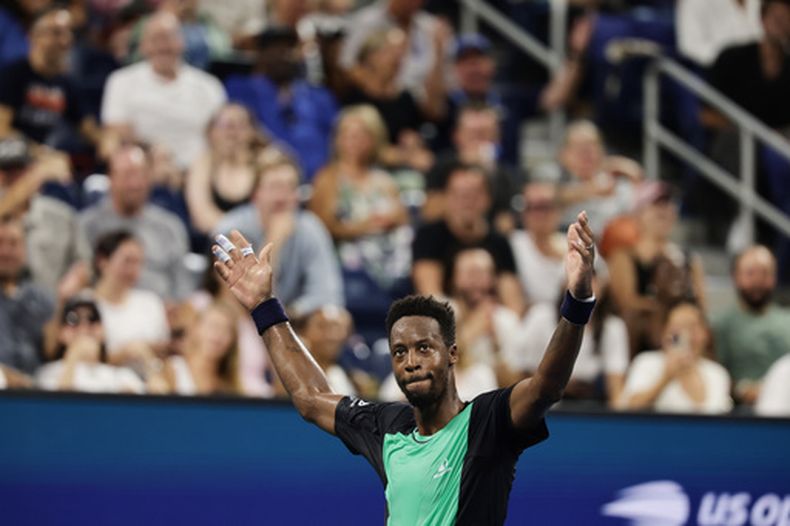 El francés Gael Monfils reacciona tras su último partido en el US Open, el jueves 3 de septiembre 2026 (AP Foto/Adam Hunger)