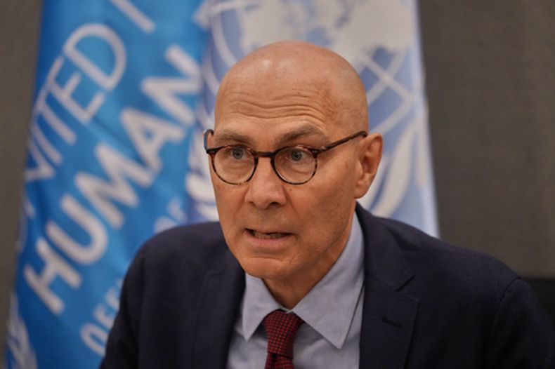 El Alto Comisionado de las Naciones Unidas para los Derechos Humanos, Volker Turk, habla con los medios de comunicación durante una conferencia de prensa, el lunes 27 de julio de 2026, en Beirut, Líbano. (AP Foto/Hassan Ammar)