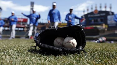 americateve | Los cubanos están de moda en el béisbol de Grandes Ligas. Y no es por un regalo.