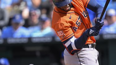 Álvarez y Astros pactan por 115 millones y 6 años