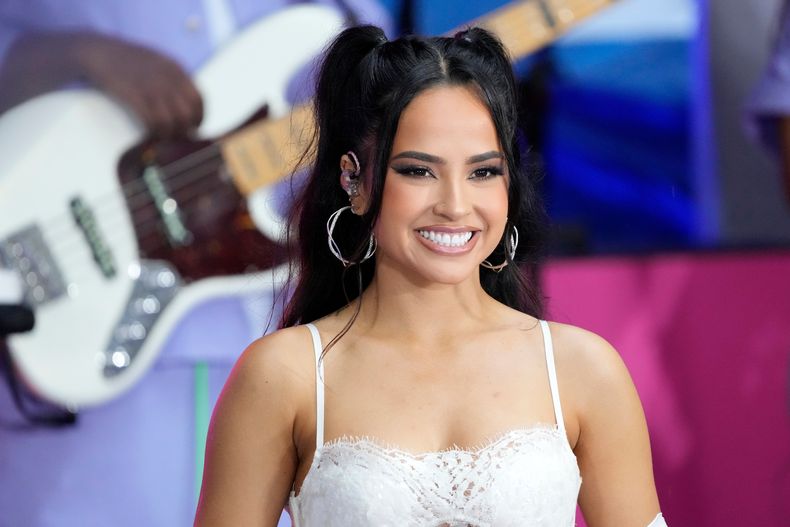 ARCHIVO - Becky G aparece en el programa Today de NBC en Nueva York el 25 de agosto de 2023. (Foto Charles Sykes/Invision/AP, archivo)