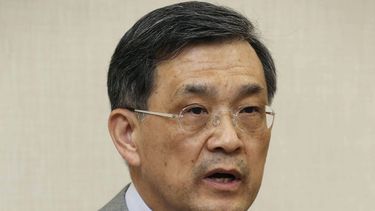 americateve | En esta fotograf&iacute;a distribuida por Samsung Electronics Co. aparece su vicepresidente Kwon Oh-hyun durante una sesi&oacute;n informativa en Se&uacute;l, Corea del Sur, el mi&eacute;rcoles 14 de mayo de 2014. (Foto AP/Samsung Electronics Co.)