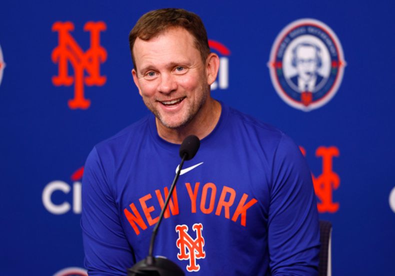 El mánager interino Andy Green de los Mets de Nueva York responde a preguntas durante una rueda de prensa, el domingo 20 de septiembre de 2026, en Nueva York. (AP Foto/Noah K. Murray)