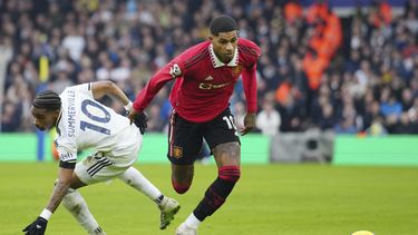 United vence al Leeds y recorta diferencia con el Arsenal