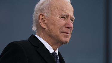 Biden propondrá vía para naturalización de inmigrantes