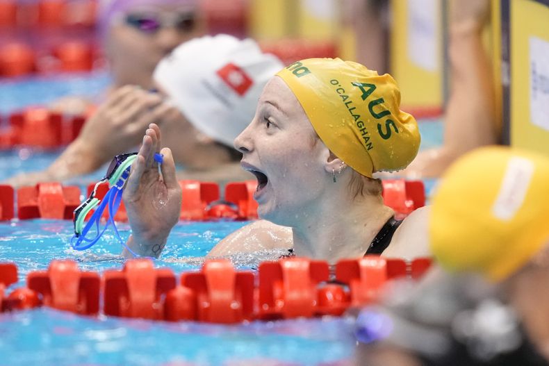 Mollie OCallaghan reacciona tras ganar los 200 metros libre en el Mundial de natación, el miércoles 26 de julio de 2023, en Fukuoka, Japón. (AP Foto/Eugene Hoshiko)