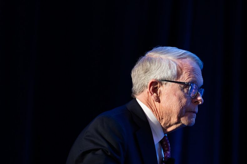 El gobernador de Ohio Mike DeWine en Washington el 19 de febrero del 2026. (AP foto/Allison Robbert)