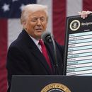 El presidente Donald Trump habla durante un evento para anunciar nuevos aranceles en la Rosaleda de la Casa Blanca, el 2 de abril de 2025, en Washington. (AP Foto/Mark Schiefelbein, Archivo)
