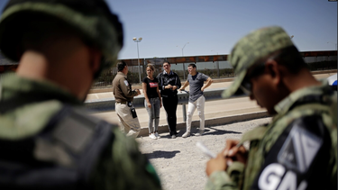 cubanos protestan por visas en la frontera de mexico y guatemala