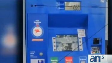 americateve | En el inicio de la temporada de compras navideñas las autoridades están alertando a la población sobre una nueva modalidad para robar información de tarjetas de crédito y débito.