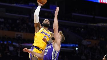 LeBron acecha el récord de puntos de Abdul-Jabbar