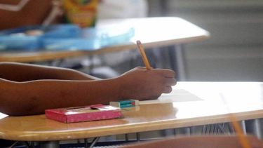 protestaran el dia del maestro por cierre de escuelas