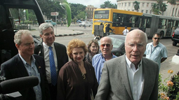 La delegación está conformada por el senador  demócrata Patrick Leahy y los representates del mismo partido Debbie  Stabenow, Chris Van Hollen, Sheldon Whitehouse y Peter Welch.