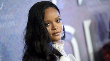 Rihanna lanzará línea de ropa con LVMH