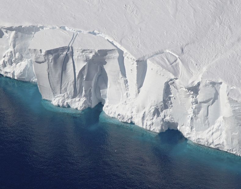 AMN-CIE_ANTARTIDA-HIELO-0.jpg