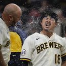 Jonrón de Hiura en la 11ma da triunfo a Cerveceros