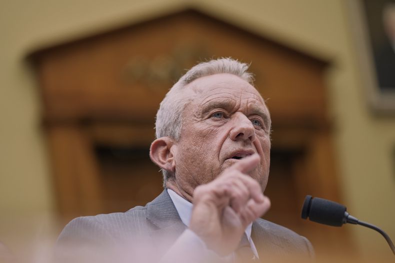 El secretario de Salud y Servicios Humanos Robert F. Kennedy Jr en el Congreso en Washington el 24 de junio del 2025. (AP foto/Mariam Zuhaib)