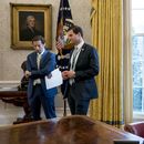 Asistente de Trump renuncia para ir a campaña por reelección
