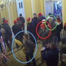 ARCHIVO - En esta imagen del video de la Policía del Capitolio de EEUU, se ve a Joshua Abate, con un círculo verde; Micah Coomer, con un círculo rojo, y Dodge Dale Hellonen, con un círculo azul, todos ellos marines en servicio participando en el asalto a la sede del Congreso el 6 de enero de 2021 en Washington. (Departamento de Justicia vía AP, Archivo)