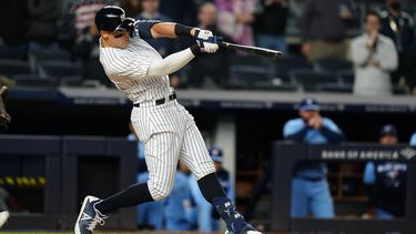Yanquis dan la vuelta en la 9na; superan a Azulejos