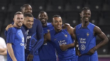 Varane y Konaté no se entrenan con Francia por virus