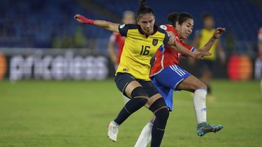 Paraguay vence 2-0 a Bolivia e iguala a Colombia en Grupo A