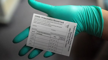 residentes y duenos de negocios de miami opinan sobre el pasaporte de vacunacion