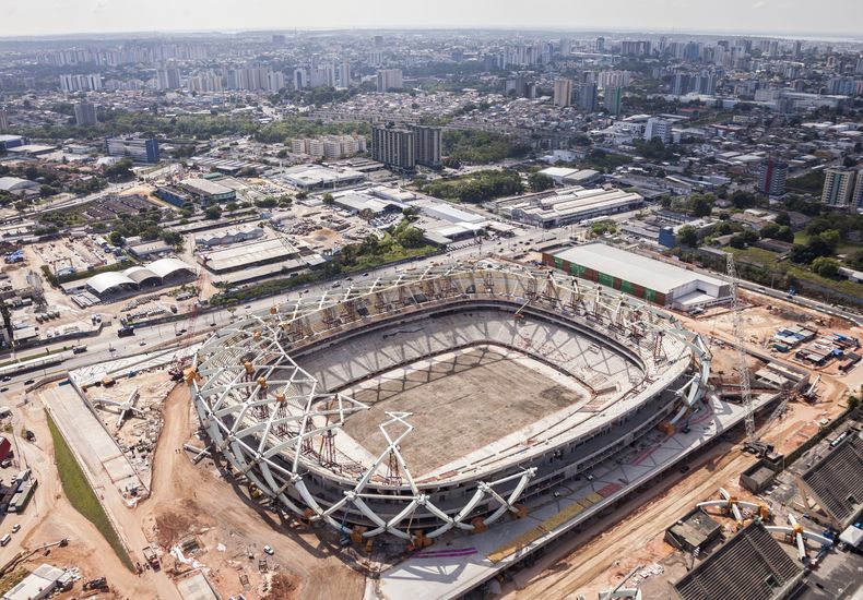 Imagen a&eacute;rea del estadio Amazonia, en Manaos, que ser&aacute; utilizado en la Copa del Mundo de 2014. Imagen de octubre de 2013 suministrada por el Portal da Copa 2014. (AP Photo/Portal da Copa 2014, Jose Zamith de Oliveira Filho)