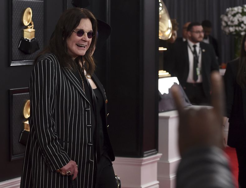 ARCHIVO - Ozzy Osbourne llega a la 62.a edición anual de los premios Grammy el 26 de enero de 2020, en Los Ángeles. (Foto Jordan Strauss/Invision/AP, archivo)