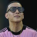 ARCHIVO - El rapero Daddy Yankee en un partido de fútbol de la MLS entre el Inter Miami y los Colorado Rapids, el sábado 6 de abril de 2024, en Fort Lauderdale, Florida. (Foto AP/Rebecca Blackwell, archivo)