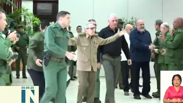 Raúl Castro reaparece junto a Díaz-Canel y desmiente rumores sobre su muerte tras una semana de especulaciones