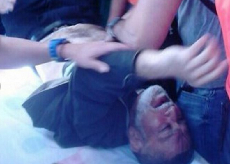 El religioso, conocido por sus críticas al régimen de Maduro, fue atacado durante una manifestación opositora en Maracaibo. Las imágenes del cura desplomado en plena calle ya circulan por las redes sociales