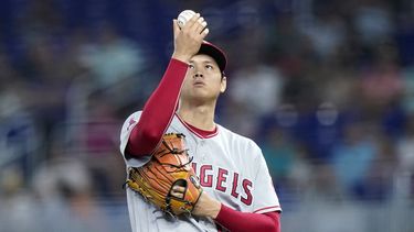 Ohtani domina en la loma y produce carrera de la ventaja