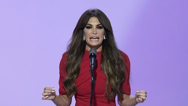 Kimberly Guilfoyle habla durante la Convención Nacional Republicana, el 17 de julio de 2024, en Milwaukee. (Foto AP/J. Scott Applewhite)