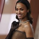 Zoe Saldana llega a los Oscar el domingo 2 de marzo de 2025 en el Teatro Dolby de Los Ángeles. (Foto Jordan Strauss/Invision/AP)