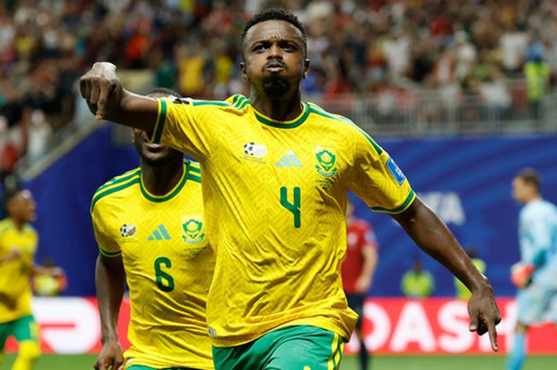 Teboho Mokoena tras anotar el gol de penal que le dio a Sudáfrica el empate 1-1 contra la República Checa en el Grupo A del Mundial, el jueves 18 de junio de 2026, en Atlanta. (AP Foto/Erik S. Lesser)