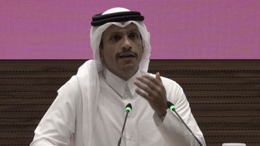 En este fotograma, el primer ministro y ministro de Relaciones Exteriores de Qatar, el jeque Mohammed bin Abdulrahman bin Jassim Al Thani, se dirige a la prensa en Doha, Qatar, el martes 9 de septiembre de 2025 (AP Foto).