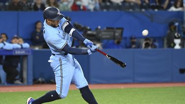 Springer pega 2 jonrones ante club anterior; Azulejos ganan
