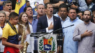 Venezuela: Guaidó logra apoyo de empleados públicos